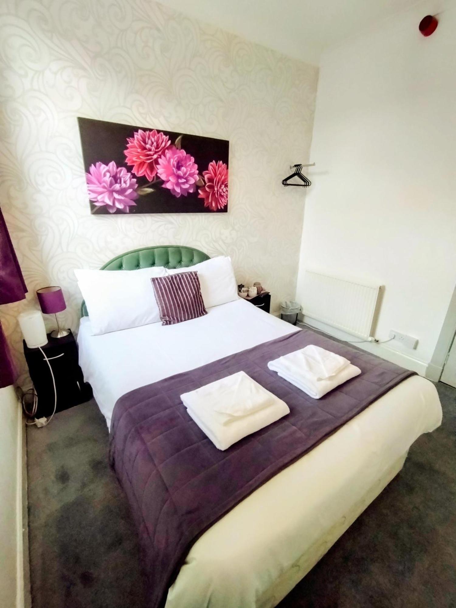 Oyo Gin House Hotel Greenock Exteriér fotografie