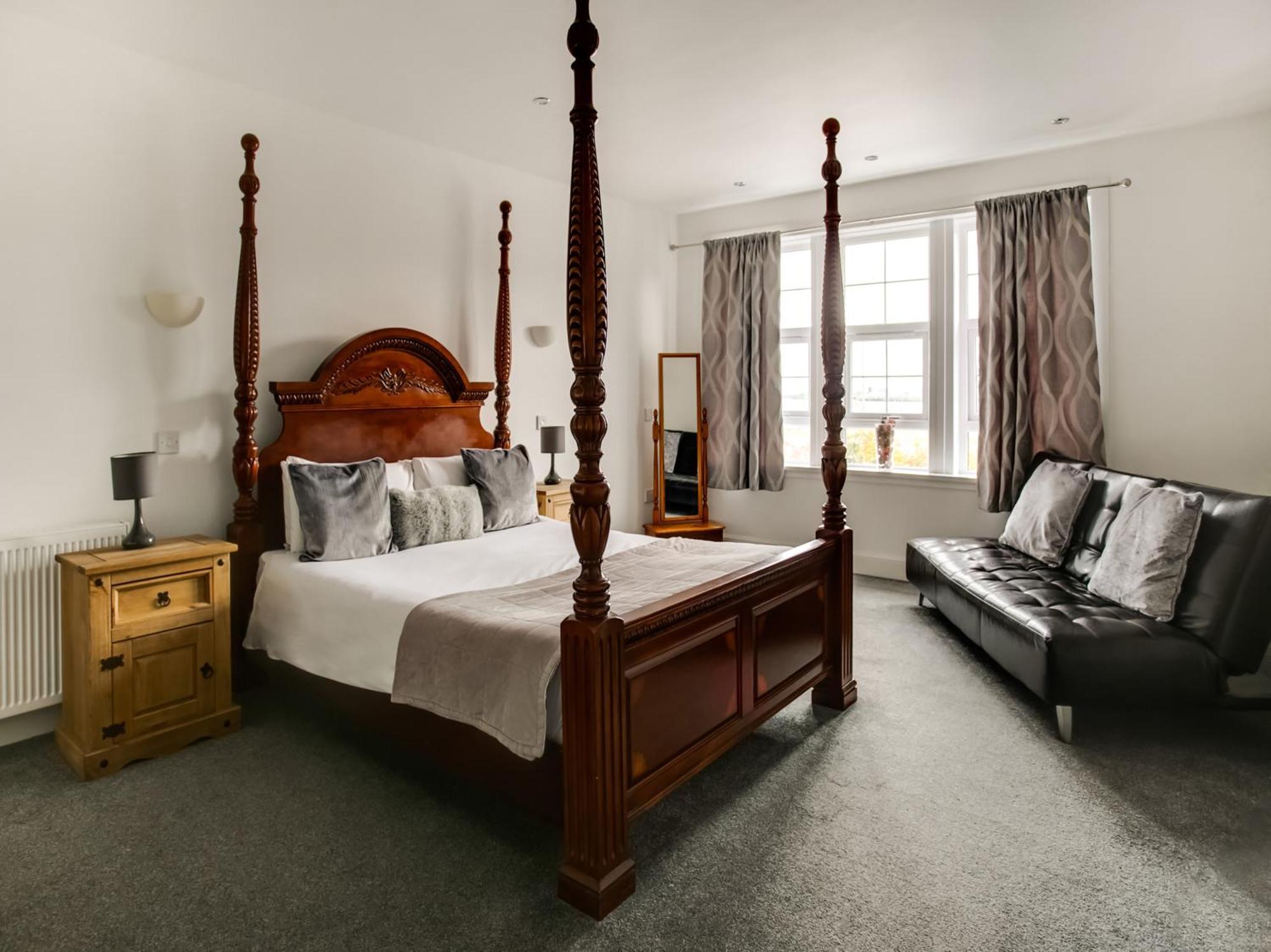 Oyo Gin House Hotel Greenock Exteriér fotografie